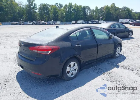 2017 Kia Forte Lx z USA, uszkodzony, nr VIN 3KPFK4A74HE104176